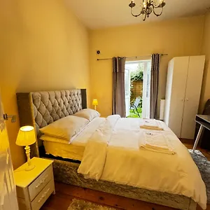 awesome-1-bed-house-in-a-fantastic-central-location-4-sleepers.cambridgehotelsuk.com/